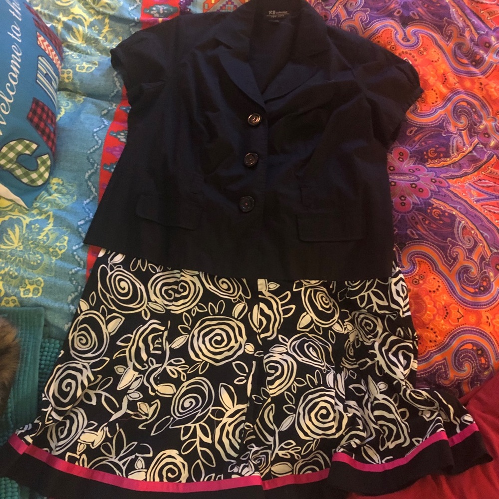 RB collection New York fun power number! flair fashion skirt with solid top.